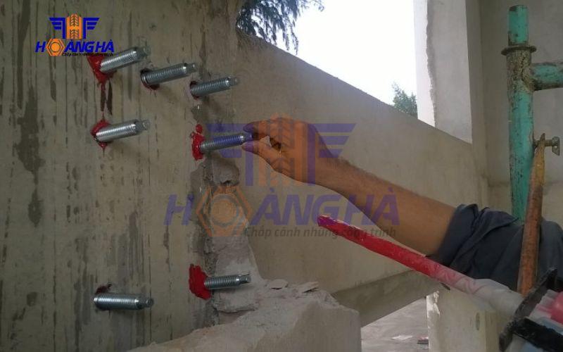 Hướng dẫn thi công bulong hóa chất, bền chắc theo thời gian