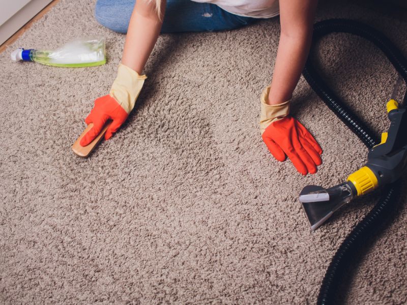 Các bước vệ sinh thảm văn phòng đúng cách