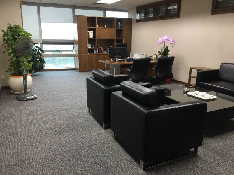 Thảm cuộn trải sàn văn phòng là gì? Ưu điểm & ứng dụng thực tế